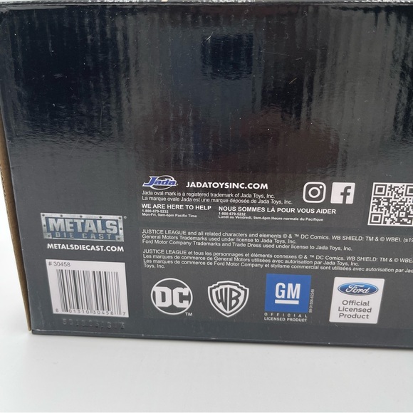 DC Comics Bombshells CATWOMAN & 1959 CADILLAC Coupe Deville Metals Die Cast NEW - Picture 12 of 12